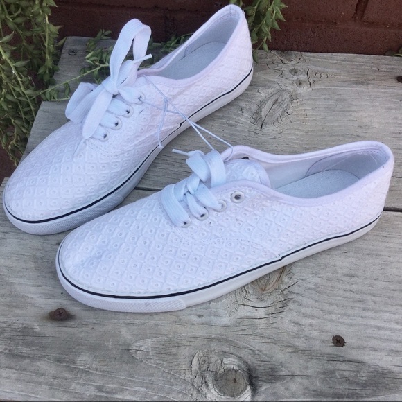 Joe Boxer White Canvas Zahara 2 Lace Up Sneakers Womens US 8 EU 40 Shoes - Picture 1 of 5